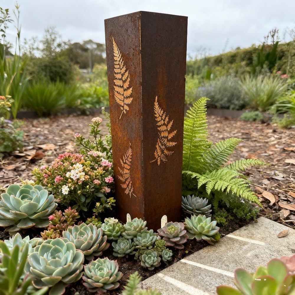 Rusty Fern Hand Welded Garden Column - Courtyard Metal Sculpture & Landscape Art for Outdoor Decoration (Batteries/Bulbs Not Included)(40cm/15.76inch)