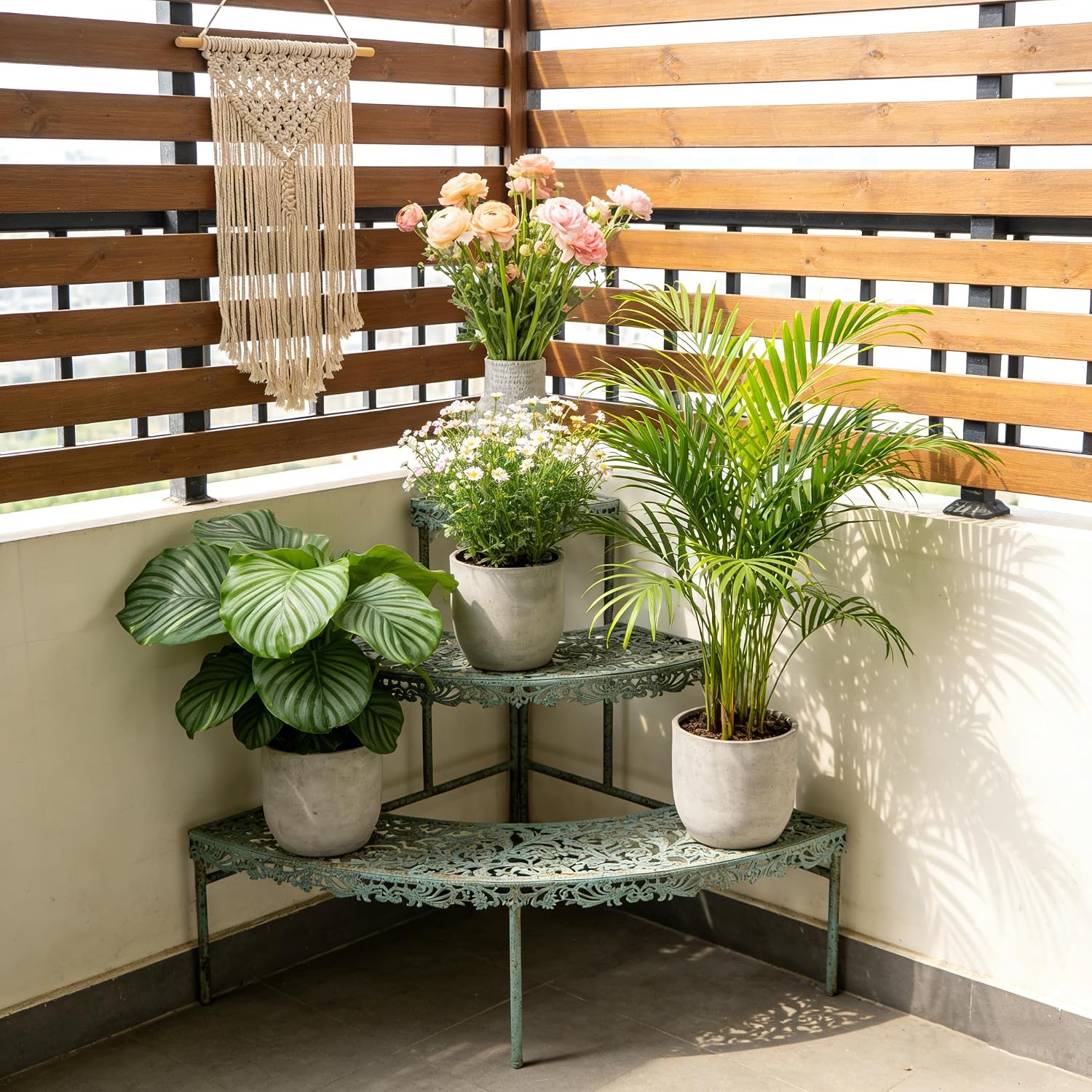 Vintage 3 Tier Metal Corner Plant Stand,Distressed Flower Pot Organizer Rack Stair-Step Style Shelf Planters Quarter Round Plant Display Holder for Indoor Outdoor Patio Garden Green